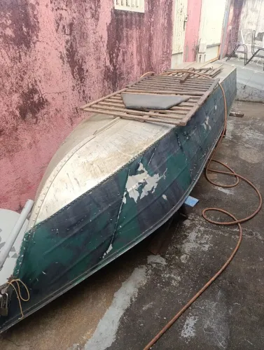 Vendo carretinha com canoa 5.5m