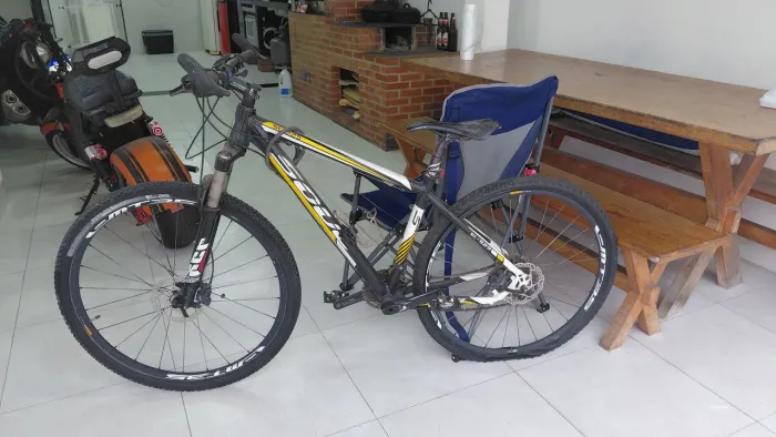 BICICLETA MOUNTAIN BIKE