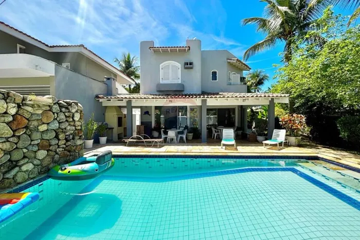 Casa à venda no Condomínio Jardim Acapulco Guarujá SP