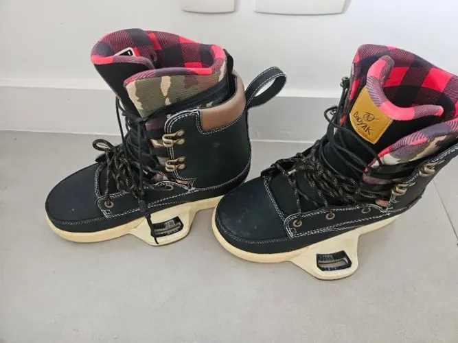Bota Wakeboard Hyperlite Codyak Tam 9US/40BR