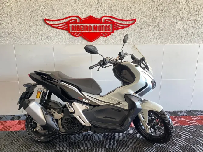 Honda ADV 150 2022 Entrada R$ 10.500 + promissórias