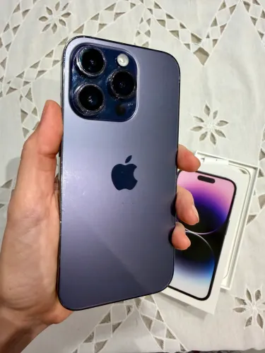 iPhone 14 Pro original, com 128 GB de armazenamento, na cor roxo-profundo