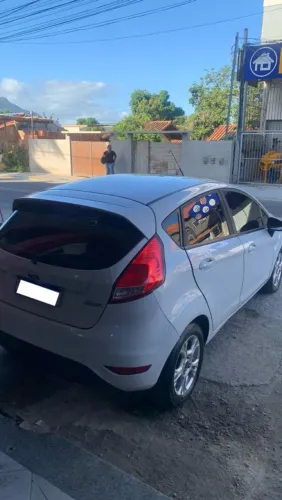 Ford Fiesta 1.6 16V Flex Aut. 5P 2015