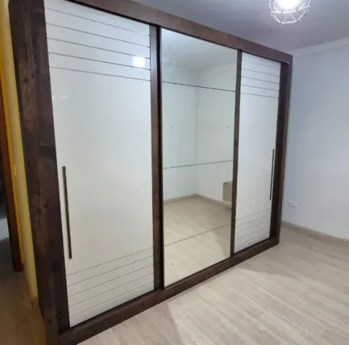 Guarda Roupa Casal 3 Portas De Correr E 6 Gavetas C/ Espelho Mod. Vitória