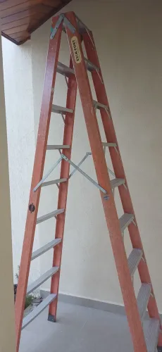 Escada Fibra Tipo Tesoura Dupla 2.4 Metros 8 Degraus Esca-Fort