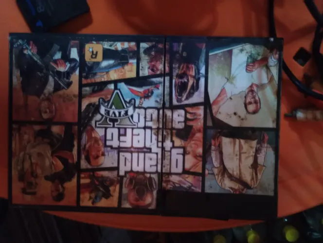 Tô vendendo por 300 reais cartão de memória 8g pendrive de 16 com jogos atualizado