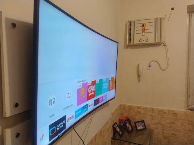 Smart tv curvada 50 polegadas , Samsung , precinho pra sai rápido