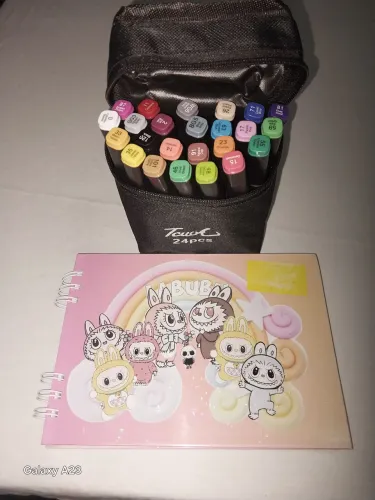 Livro para colorir +canetinhas