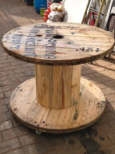 Mesa carretel rústica com rodinha 