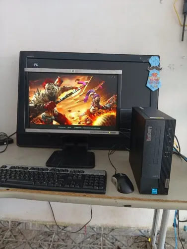Vendo um Pc completo core i3 12 geração 16gb memória ddr4 SSD 240gb monitor 19 polegadas 