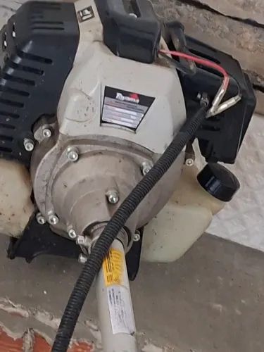Roçadeira a gasolina