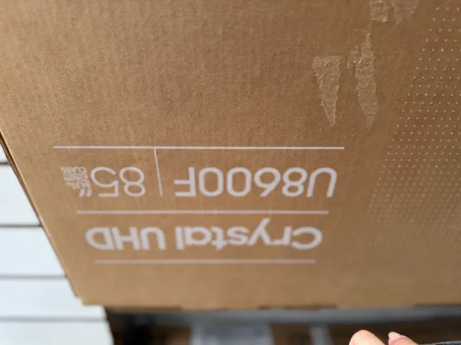 Vendo caixa de tv 85 polegadas Samsung 