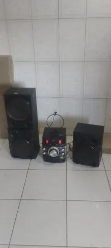 Som LG 1800 W usado pegando perfeitamente, com um pequeno pobrema no visor.