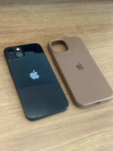 iPhone 13 impecável 