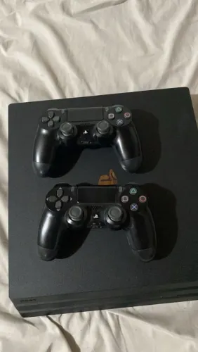 Ps4 pro seminário novo com 2 controle novos