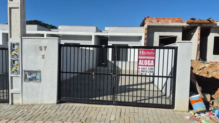 Aluga-se Geminado  Jlle, Itinga  Rua Valmor Doran n°57  R$1.800,00