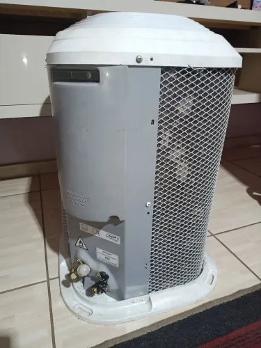 Condensador de ar da Electrolux 1200 BTUs 