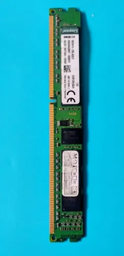 Memória RAM Kingston ValueRAM 4GB DDR3 modelo KVR13N9S8/4 Desktop Usado