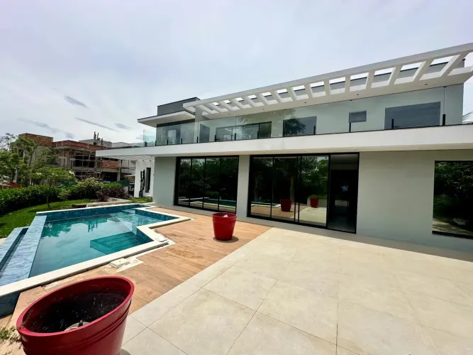 Casa para locação no Condomínio Reserva dos Lagos em Pindamonhangaba/SP.