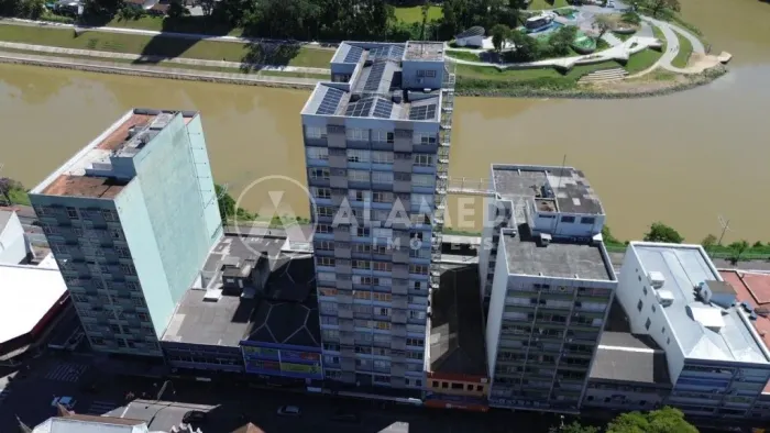 SALA COMERCIAL NO EDIFÍCIO CATARINENSE - RUA XV DE NOVEMBRO, CENTRO DE BLUMENAU.
