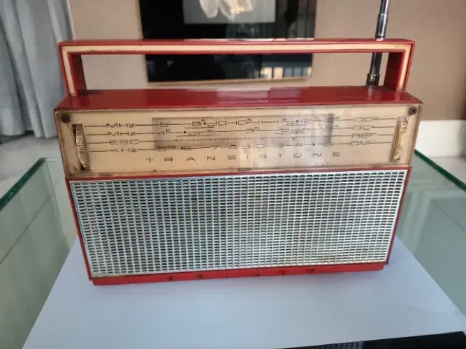 Antigo Radio Philco Transistone Vermelho Anos 60 No Estado