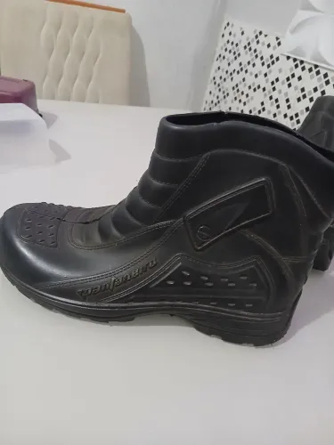 Bota de chuva tipo galocha