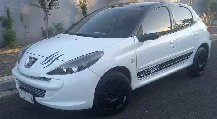 Peugeot 207 XR 1.4 Flex 8V 5P 2013