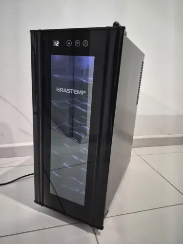 Adega Brastemp 12 garrafas