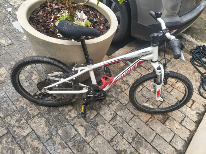 Specialized Hotrock aro 20