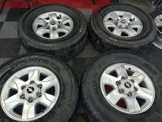 Rodas Originais Aro 16 S-10 +Pneus 265 7016
