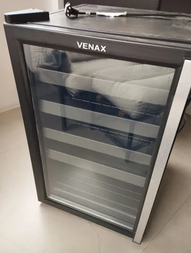 Adega Venax 82L