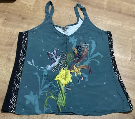 Blusa Regata Absolutti Tamanho M - Estampa Beija-Flor e Floral - Linda!