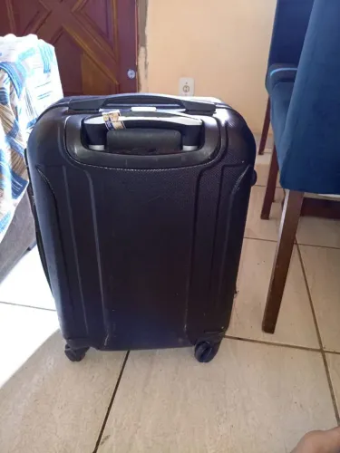 Mala de viagem bom estado de conservação R$50,00