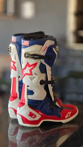Bota Alpinestars Tech10 Edicao Limitada