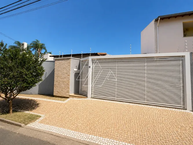 Casa Espaçosa de 3 Quartos (1 Suíte) com Edícula no Jardim Portal do Sol