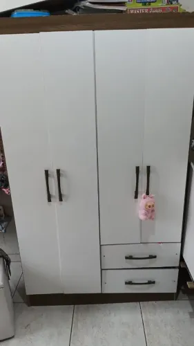 Guarda roupas de solteiro