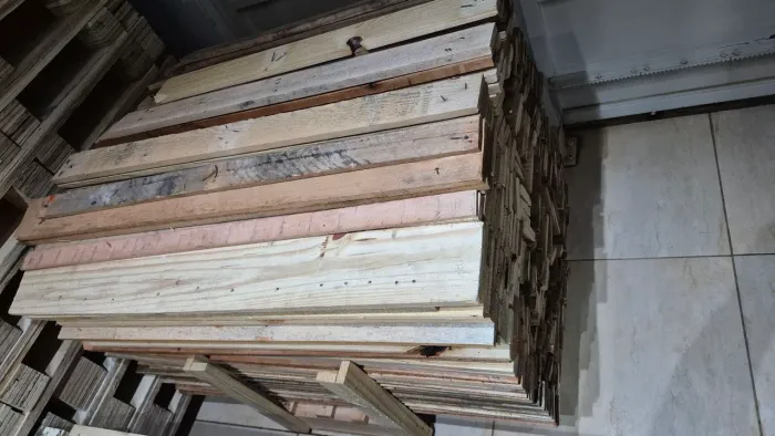 Madeira eucalipto, ripas de pallets medidas, 0.70cm, 1mt e 1.10mt,entregamos.