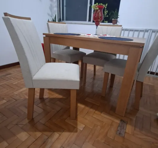 Mesa 4 lugares madeira novo    