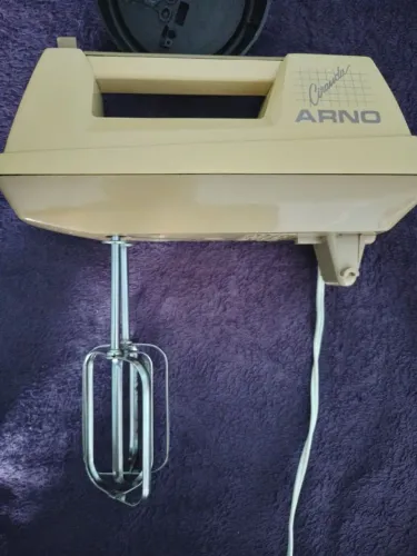 Batedeira Arno Ciranda 1980 127v 180W Funcionando