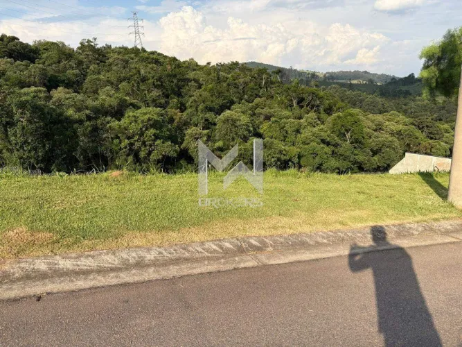 Terreno à venda no Condomínio Campo de Toscana em Vinhedo - SP