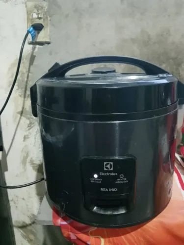 Vende-se panela elétrica 