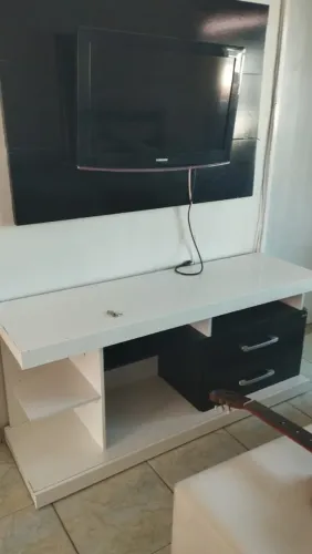 Painel de TV + rack com gavetas