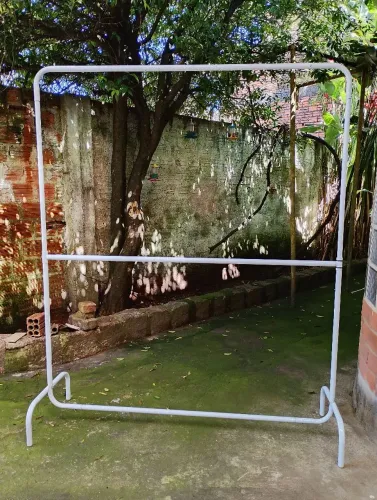 Arara roupas loja 1,50 x 1,80 m branca 2 níveis com 4 regulagens altura