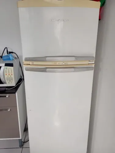 Geladeira Brastemp semi nova 