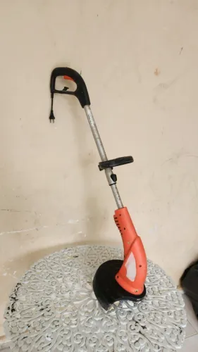 Roçadeira elétrica manual 