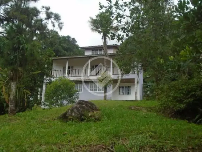 Casa com 4 quartos à venda por R$600.000,00 no Centro de Guapimirim codigo: 311570