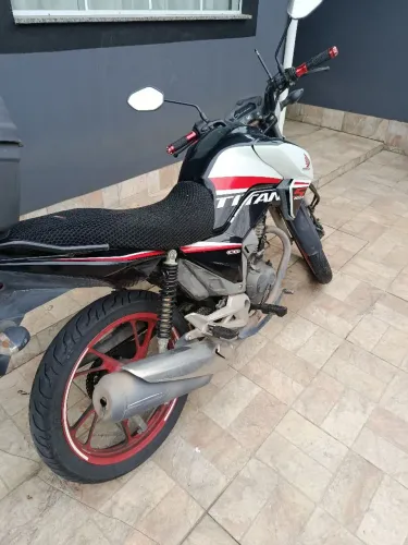 Vendo ou aceito negóciar essa moto,pegando outra de menor valor e o restante em dinheiro.