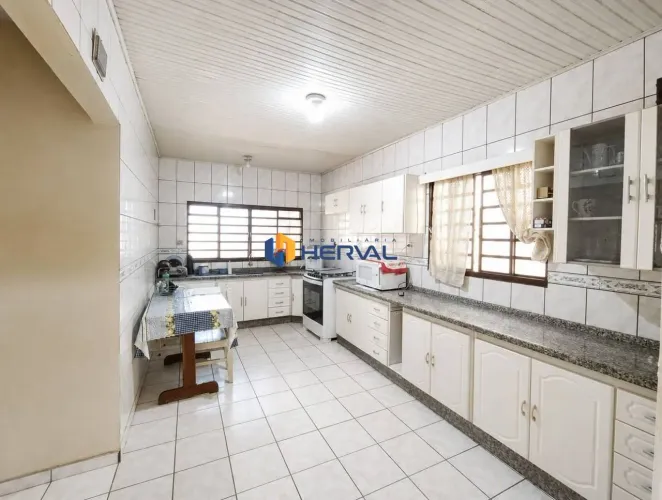 Casa com 2 quartos à venda, 80 m² por R$ 600.000 - Jardim Alvorada - Maringá/PR