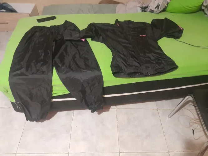 Capa de chuva feminina