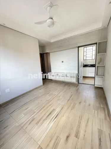 Apartamento à Venda no Santa Mônica, 2 quartos, 48m²;
